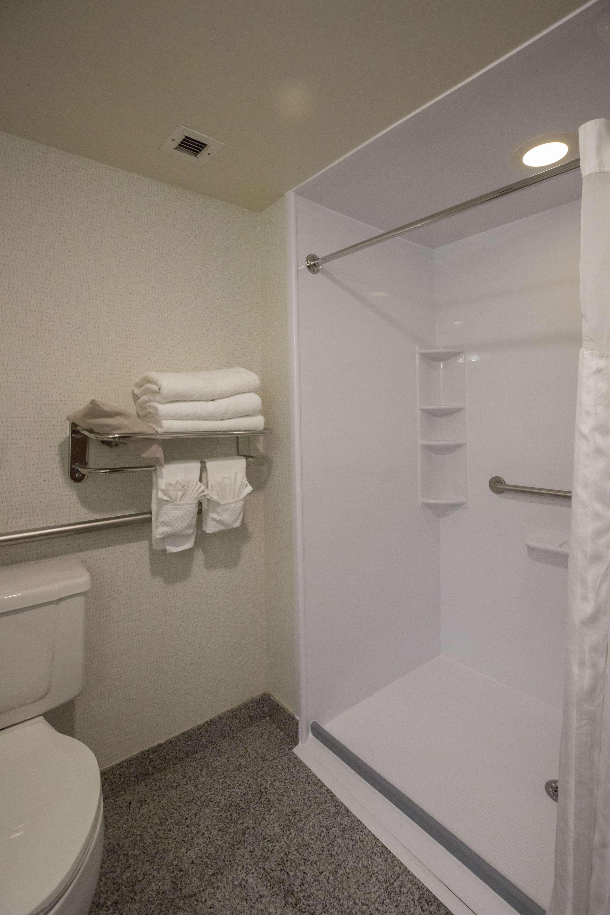 Doubletree By Hilton, Leominster Hotell Eksteriør bilde